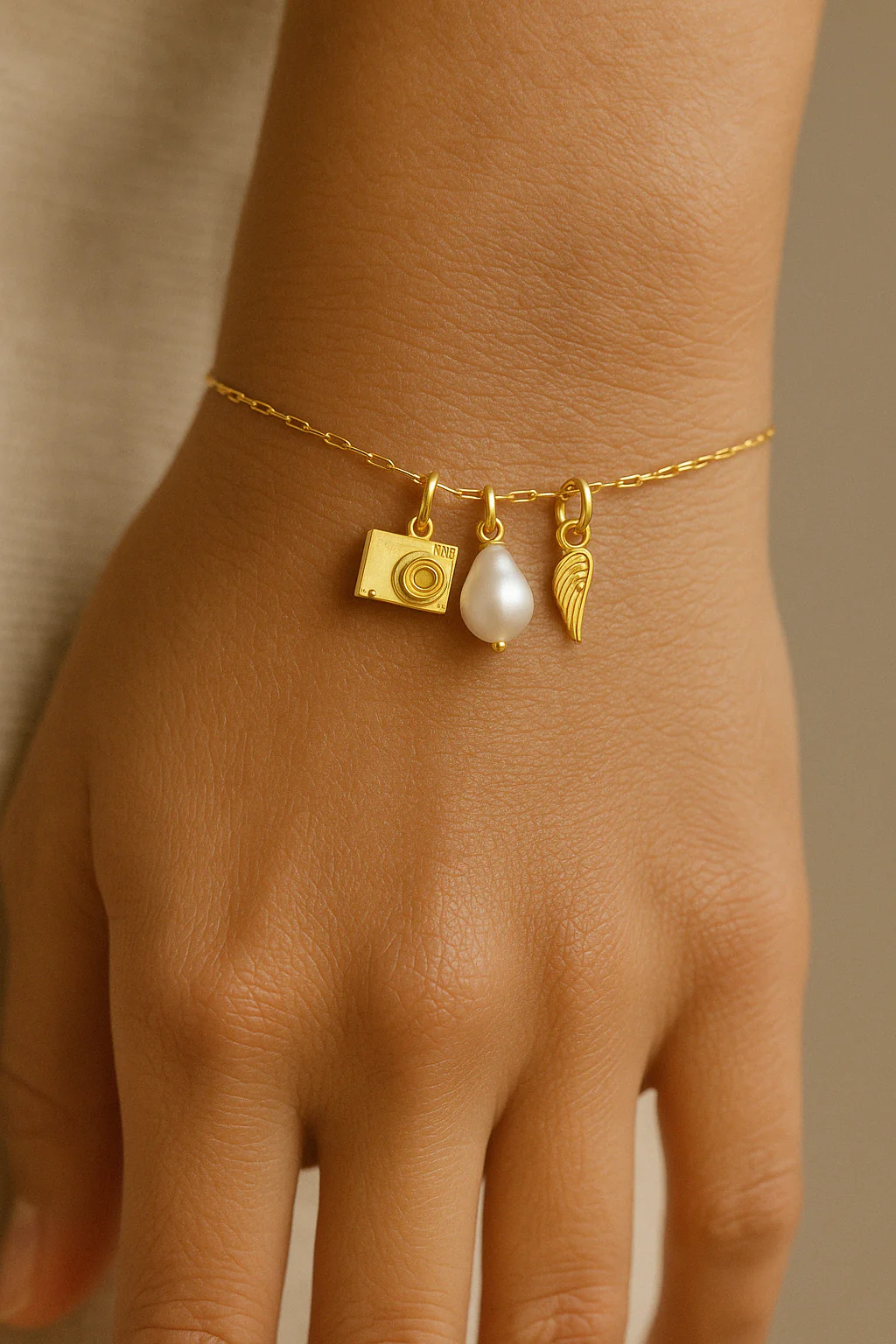 Love Hand Charm - Image 3