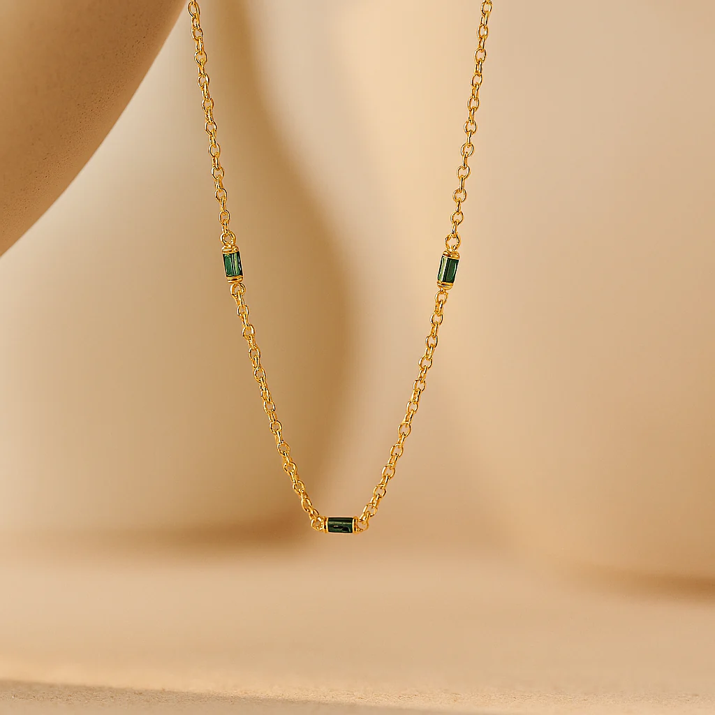 Emerald Baguette Necklace - Image 2