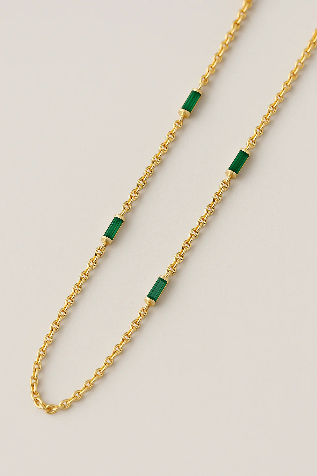 Emerald Baguette Necklace - Image 4