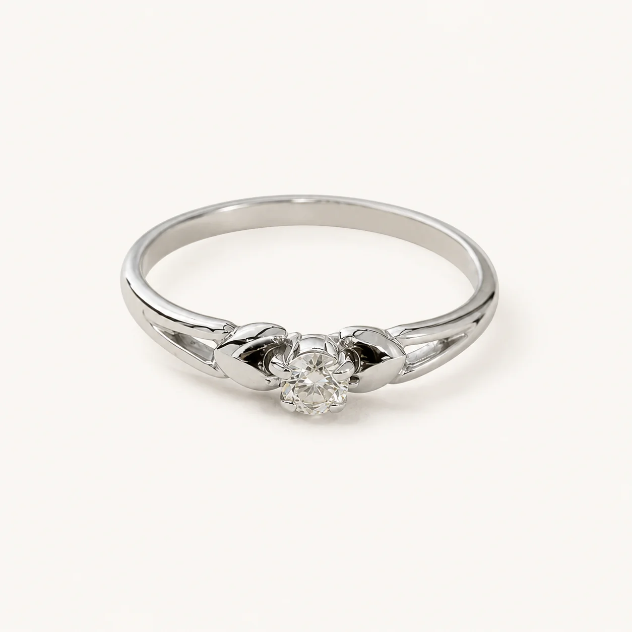 Eterna Knot Solitaire Ring - Image 3