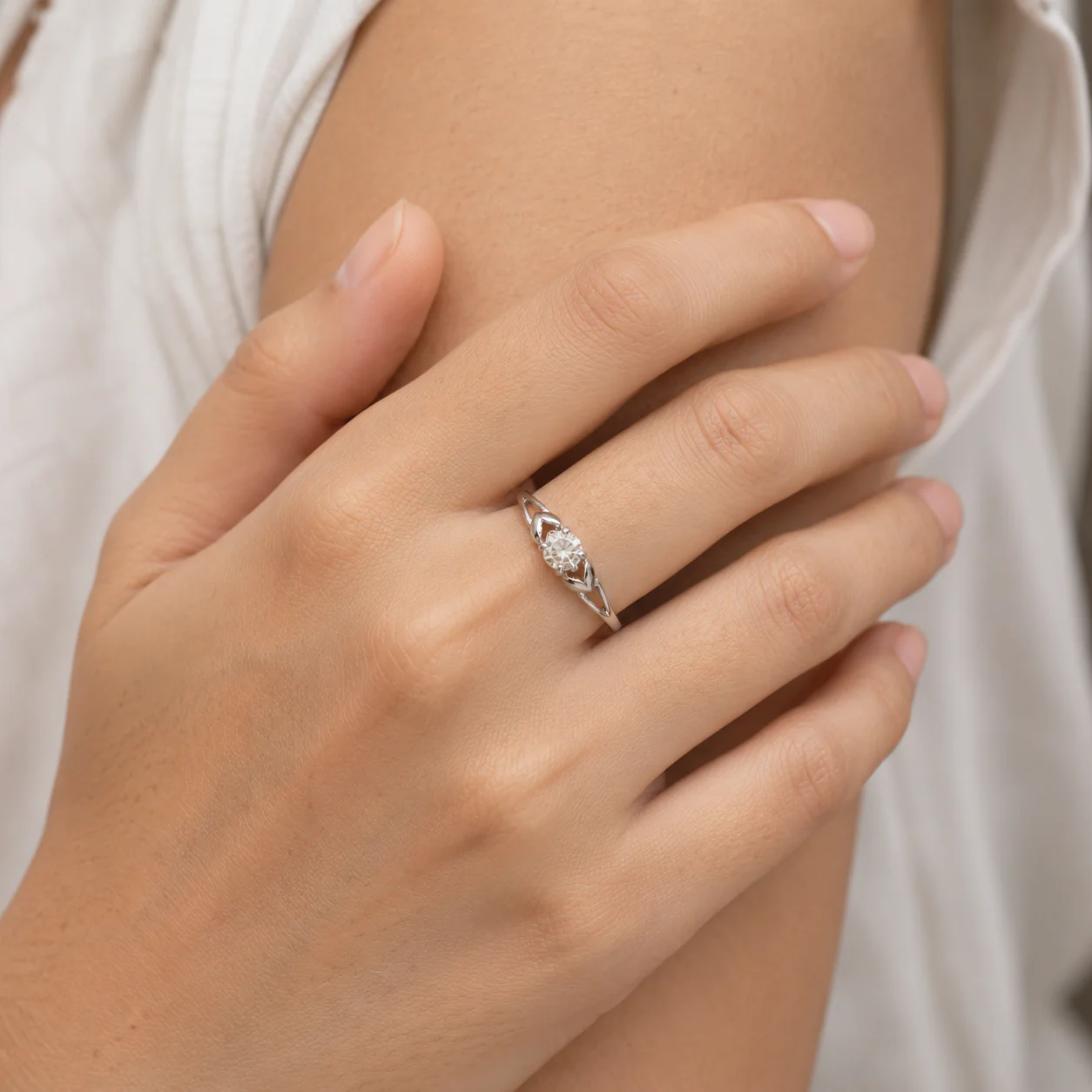 Eterna Knot Solitaire Ring - Image 4
