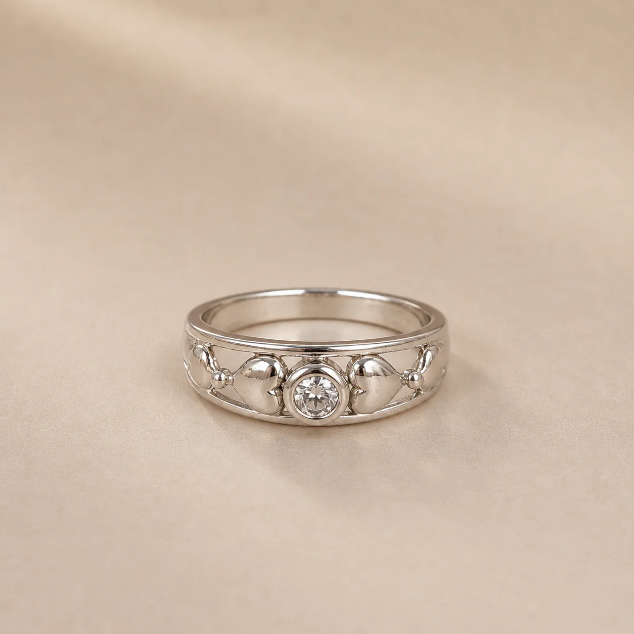 Luna Heart Band Ring - Image 2