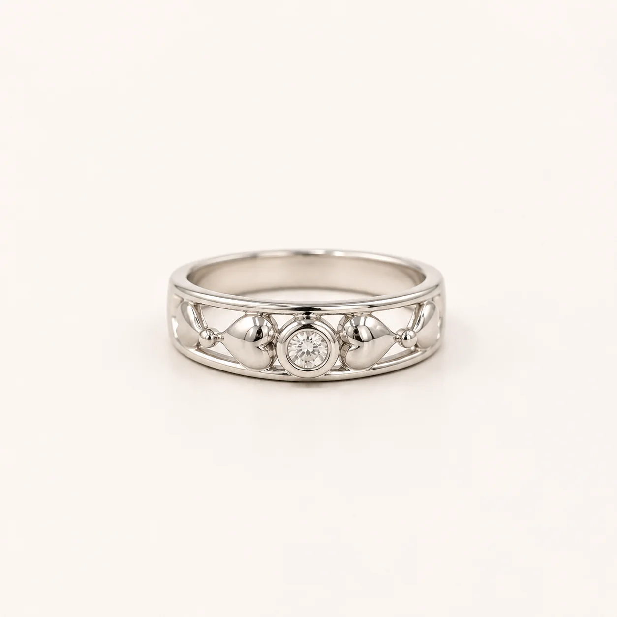 Luna Heart Band Ring - Image 4