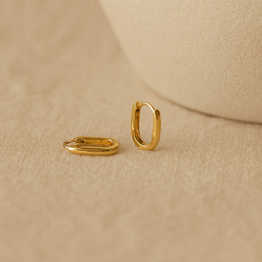 Oval Huggie Earring - Image 4