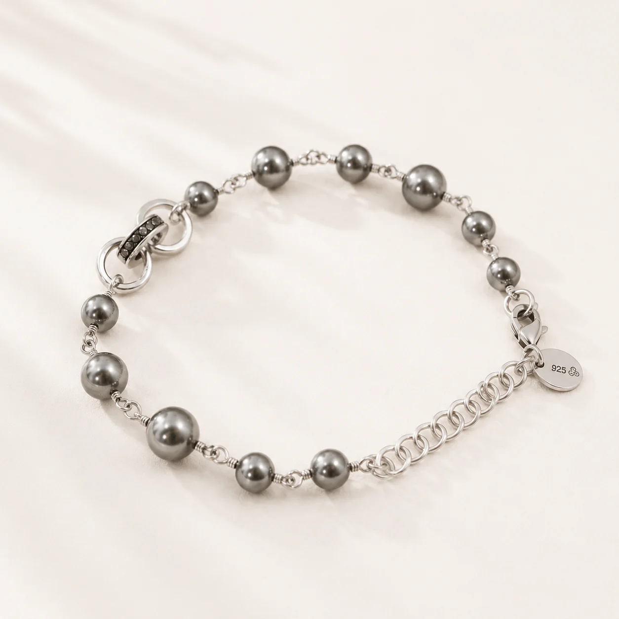 Pearl & Onyx Bracelet - Image 4