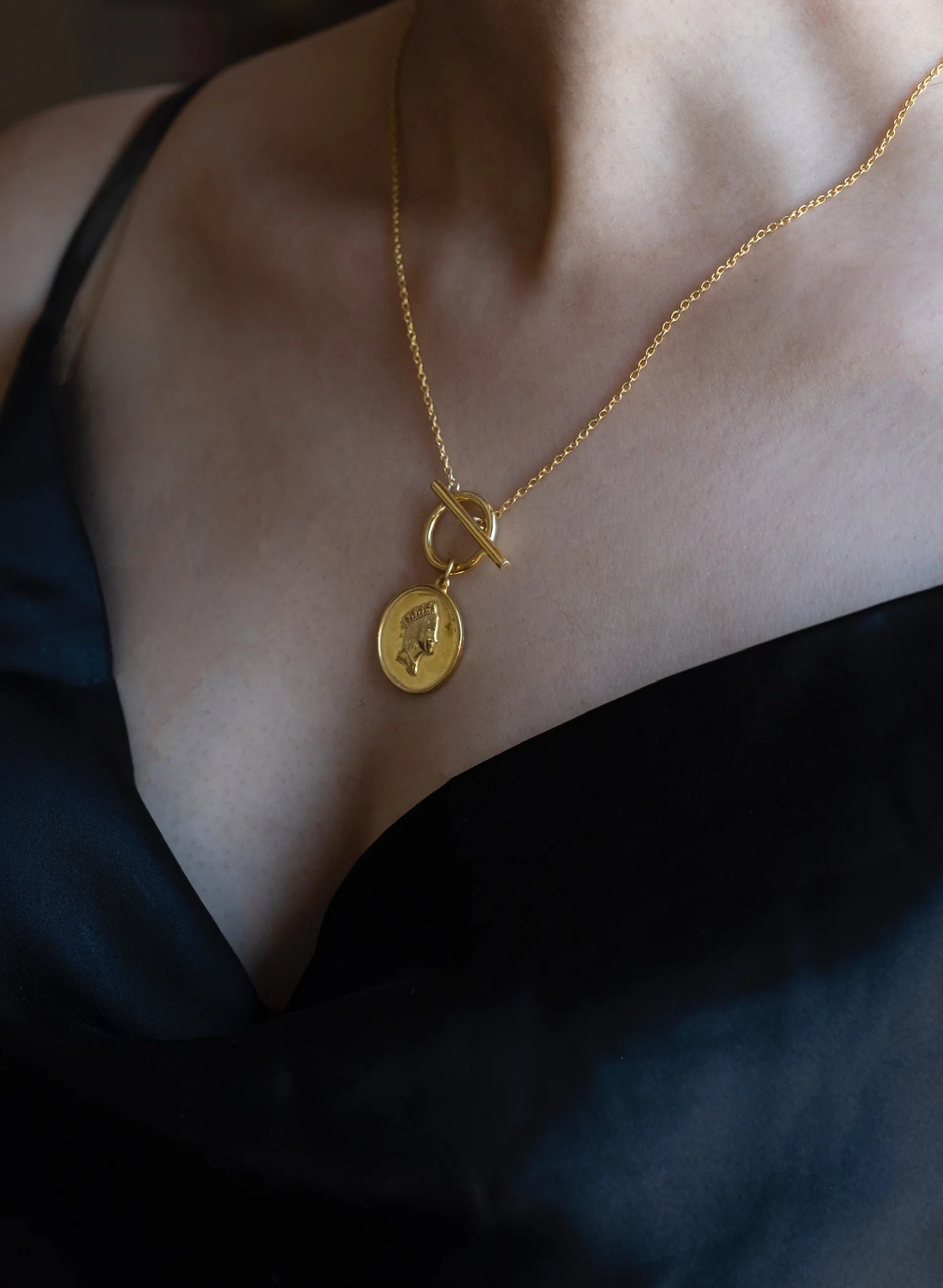 Queen T Bar Necklace - Image 5