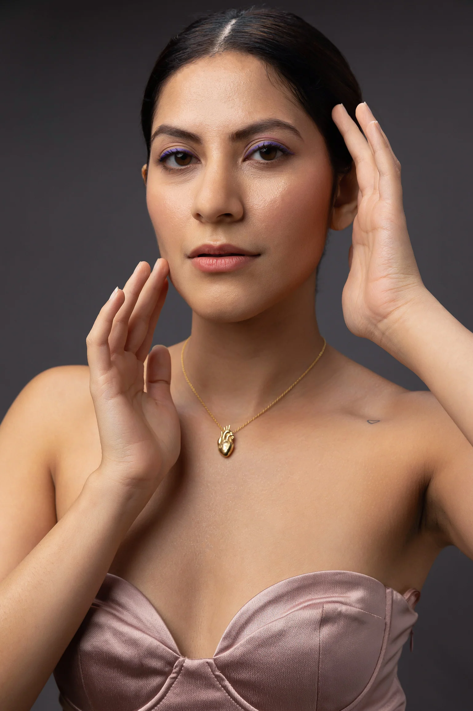 Sakshi's We Heart It Necklace - Image 4