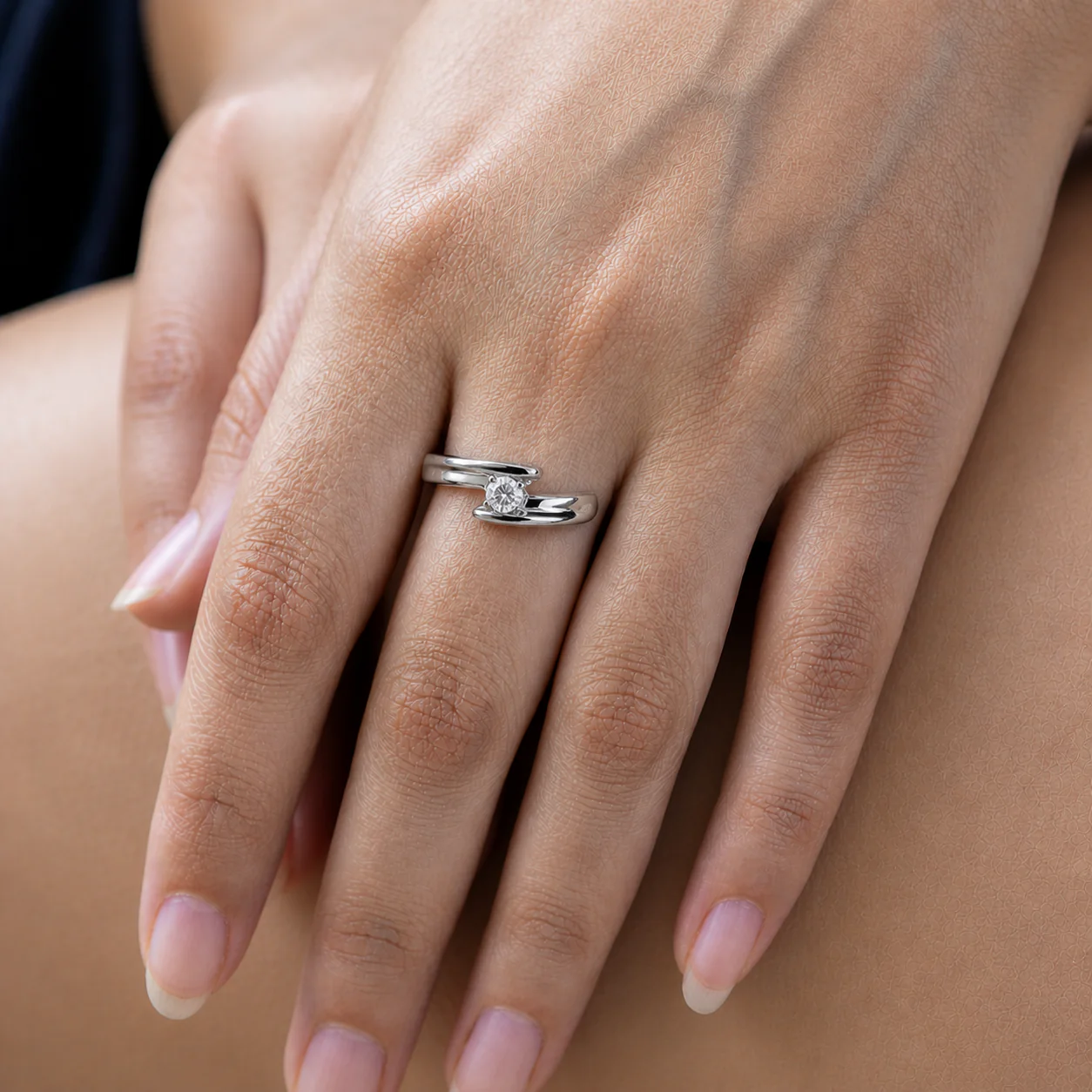 Serene Twist Solitaire Ring - Image 4
