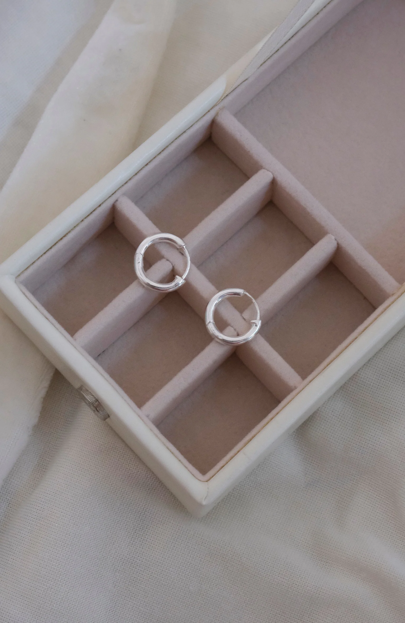 Small Hoops - Image 9